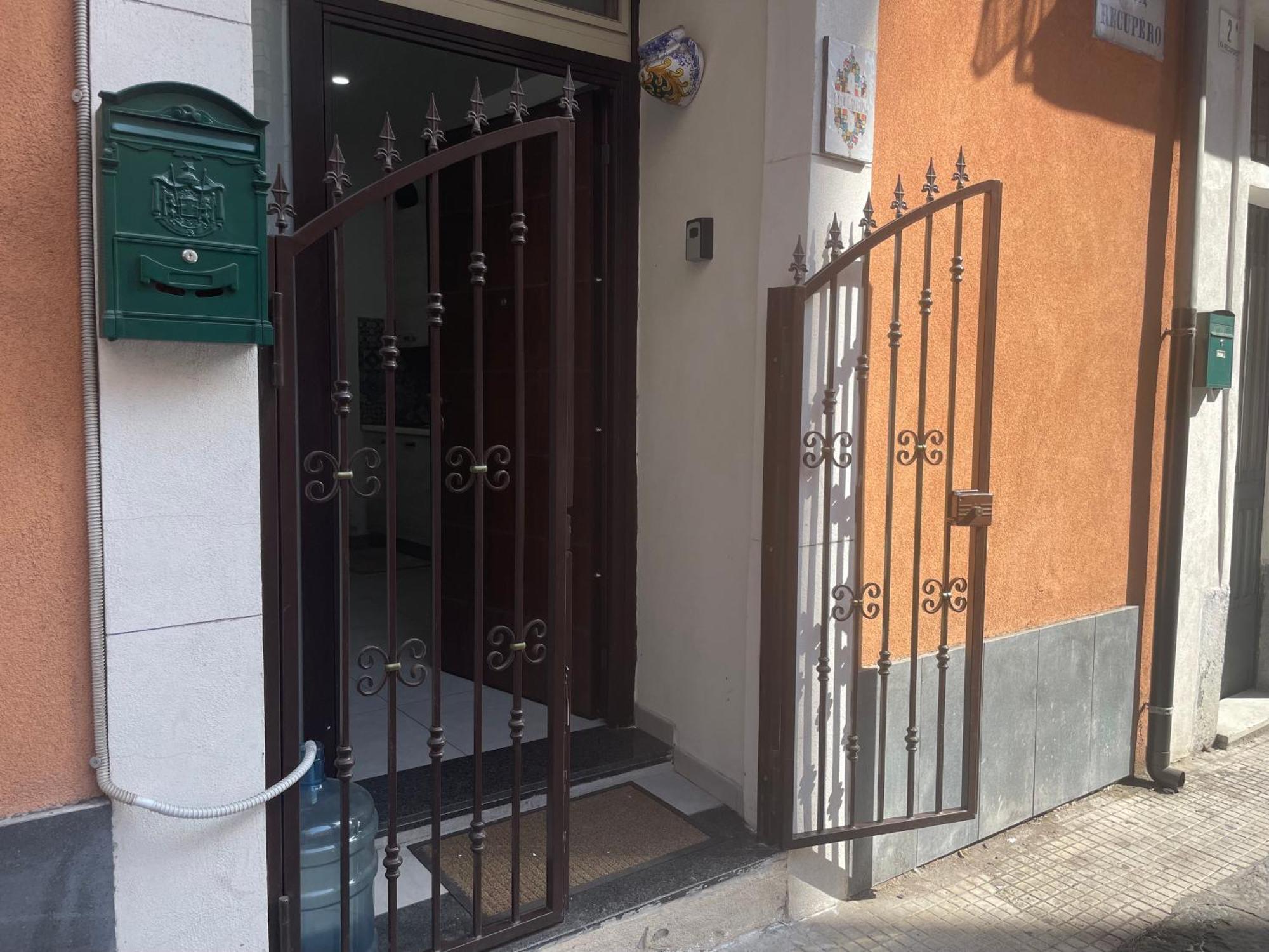 Casa Giniusa Central Studio كاتانيا المظهر الخارجي الصورة