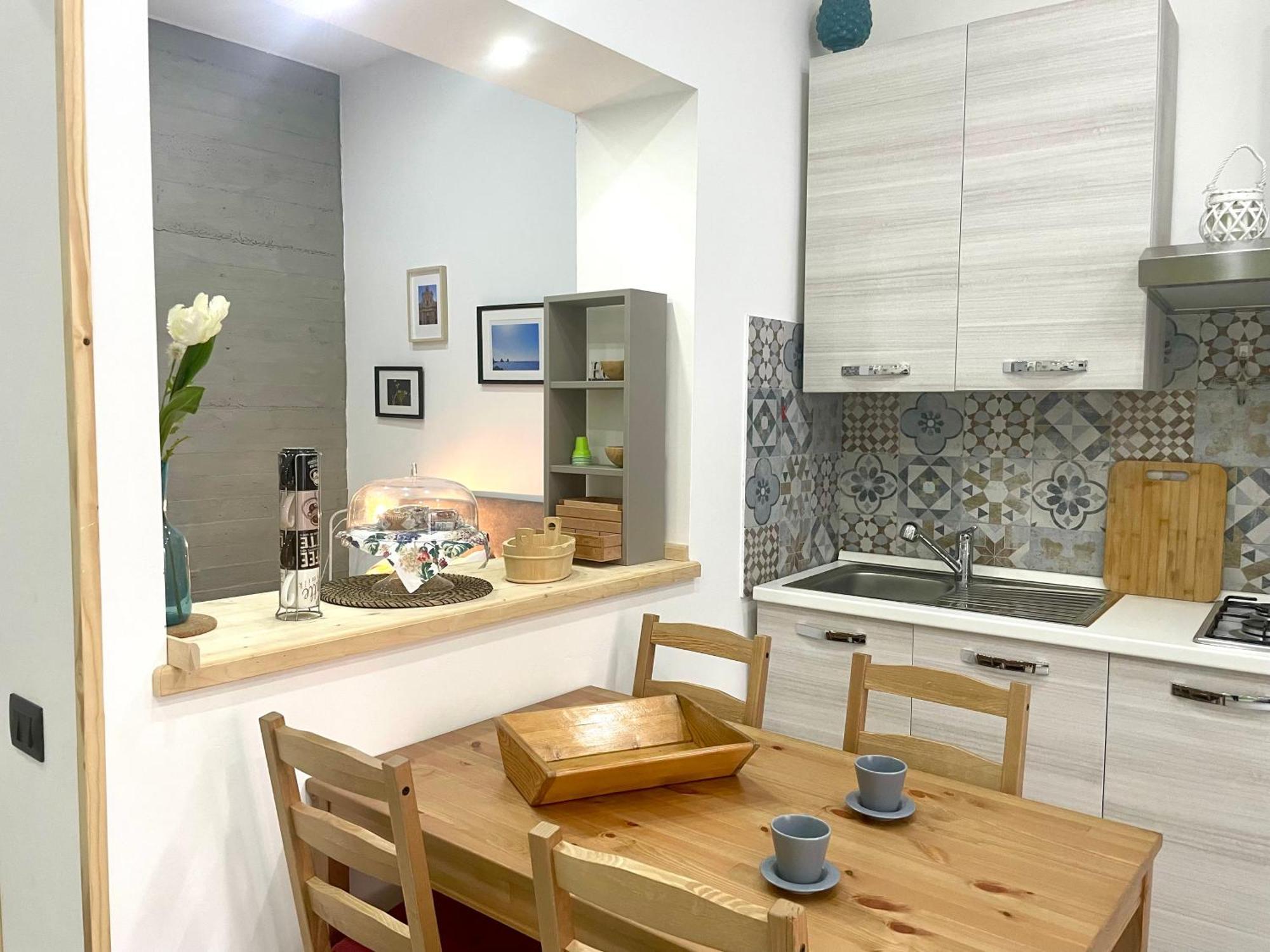 Casa Giniusa Central Studio كاتانيا المظهر الخارجي الصورة