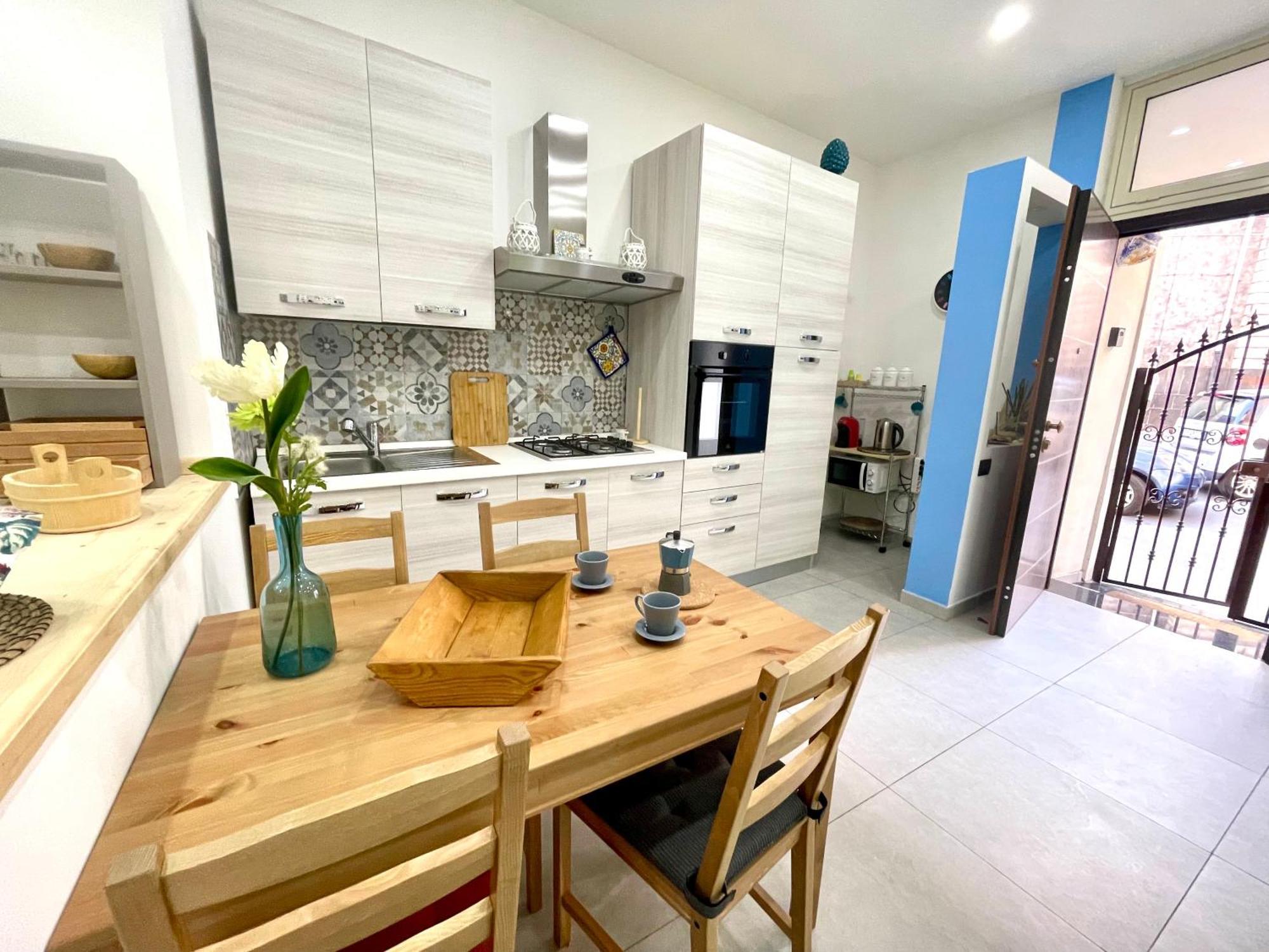 Casa Giniusa Central Studio كاتانيا المظهر الخارجي الصورة
