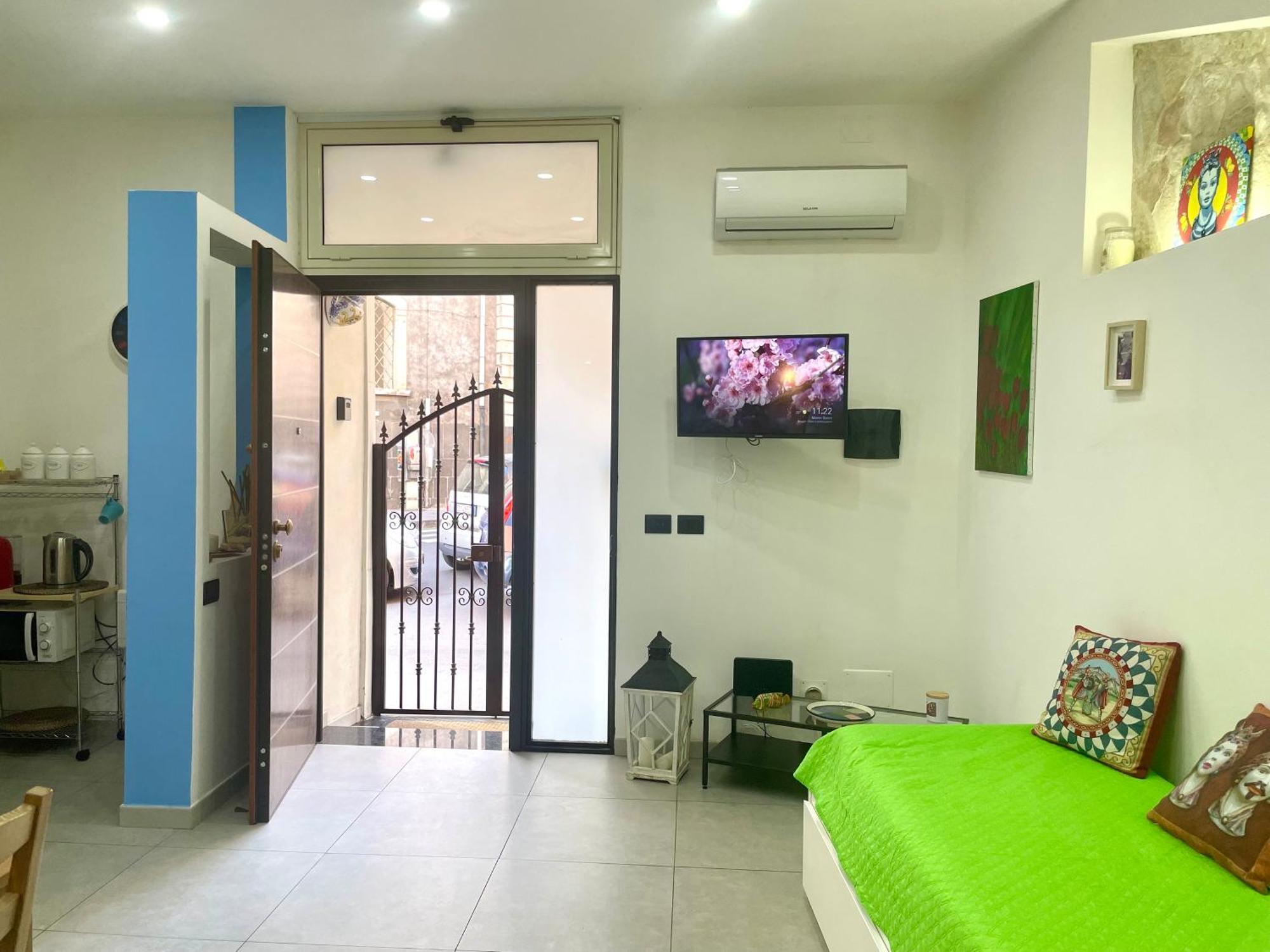 Casa Giniusa Central Studio كاتانيا المظهر الخارجي الصورة